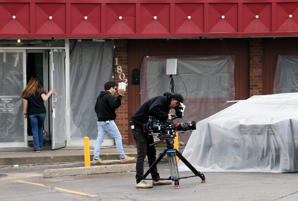 'Restaurant Impossible' film crew documents the renovation of McLanks restaurant